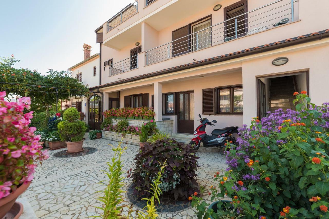 Kamelija Apartment Rovinj Exterior foto